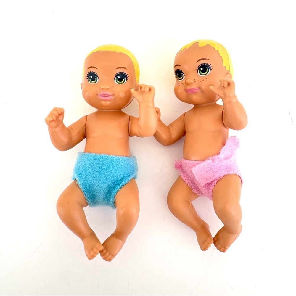 Barbie Skipper Babysitters Baby Dolls with Yellow Hair Pink Blue Diaper Mattel